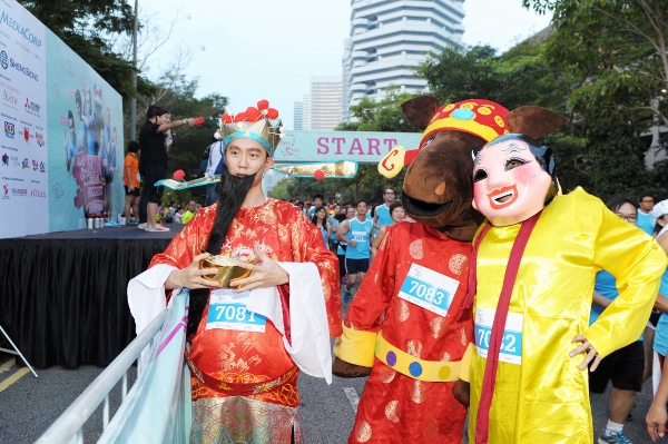 One of the groups that won the $888 hong bao for the Fancy Dress contest (600x399)