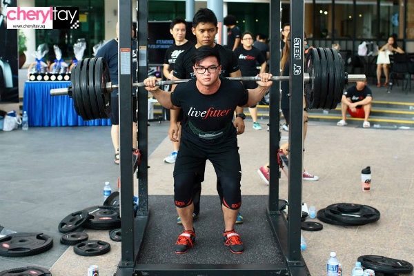 singapore squat challenge 2014 (7) (600x400)